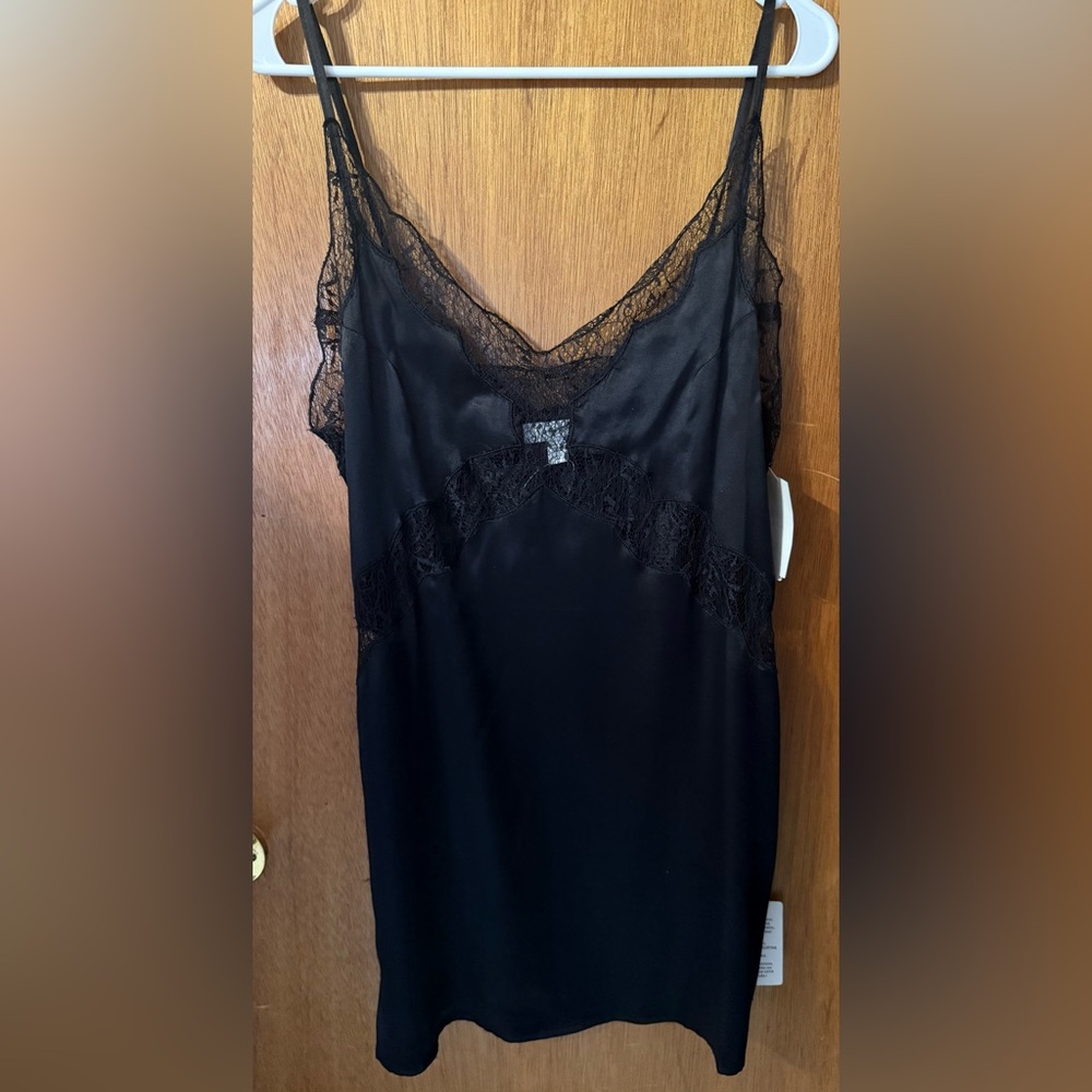 ⭐️NEW⭐️ Black Lace Trim Slip Dress